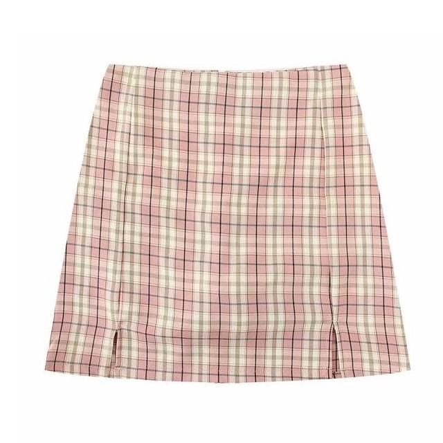 Maggie's Secret Garden: A Flirty Skirt for Summer Adventures, Making Every Day a Stylish Escape!